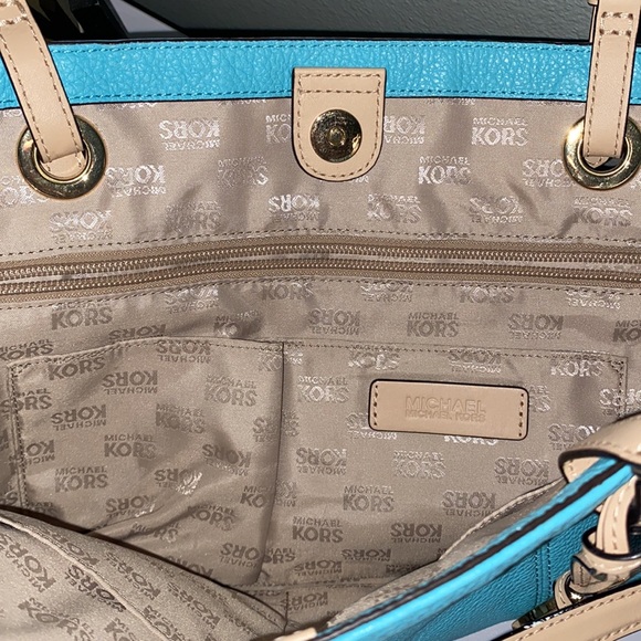 Baby Blue Micheal Kors Tote Bag - Picture 11 of 11